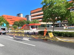 避开学生通行高峰错峰开展大型机械做
